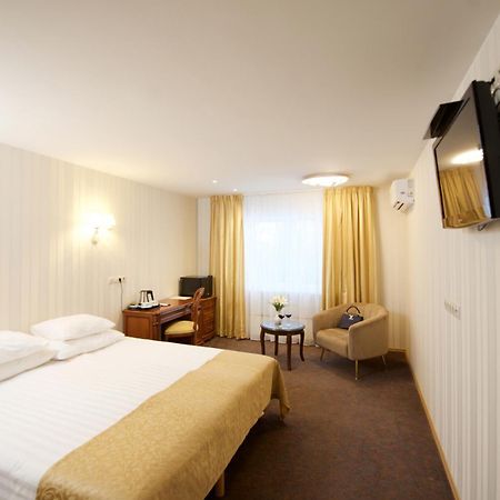 Villa Hotel Theresa Rakvere Esterno foto