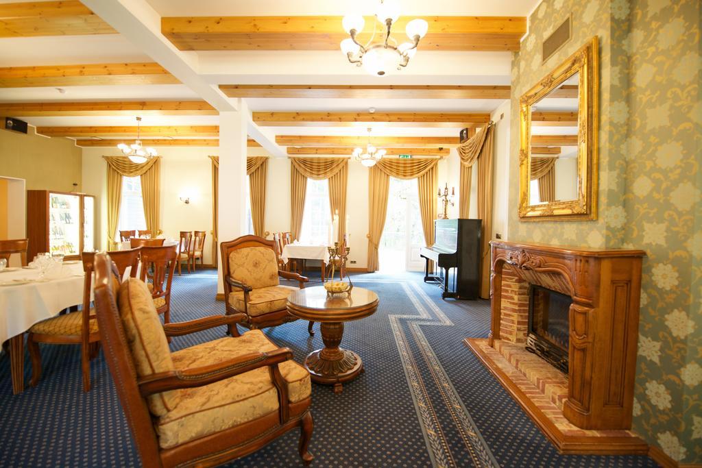 Villa Hotel Theresa Rakvere Esterno foto