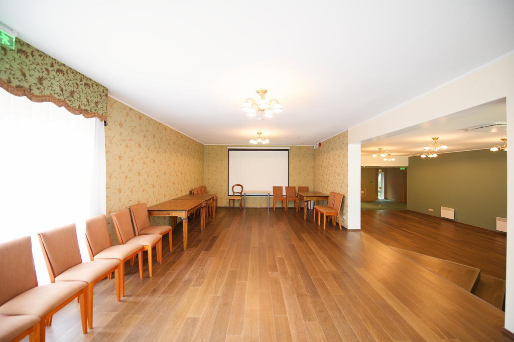 Villa Hotel Theresa Rakvere Esterno foto