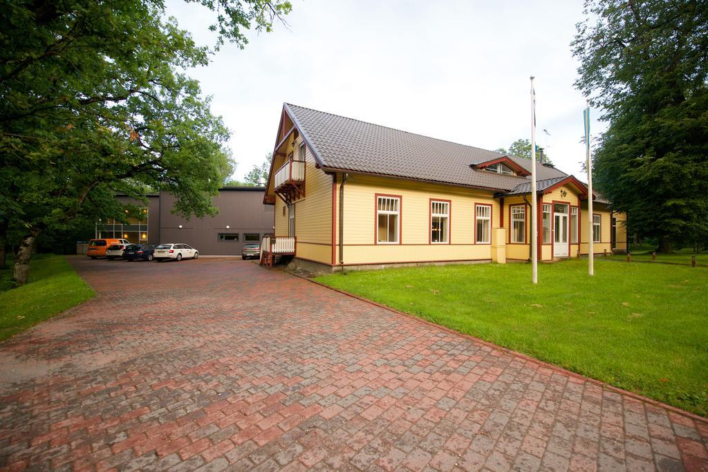 Villa Hotel Theresa Rakvere Esterno foto