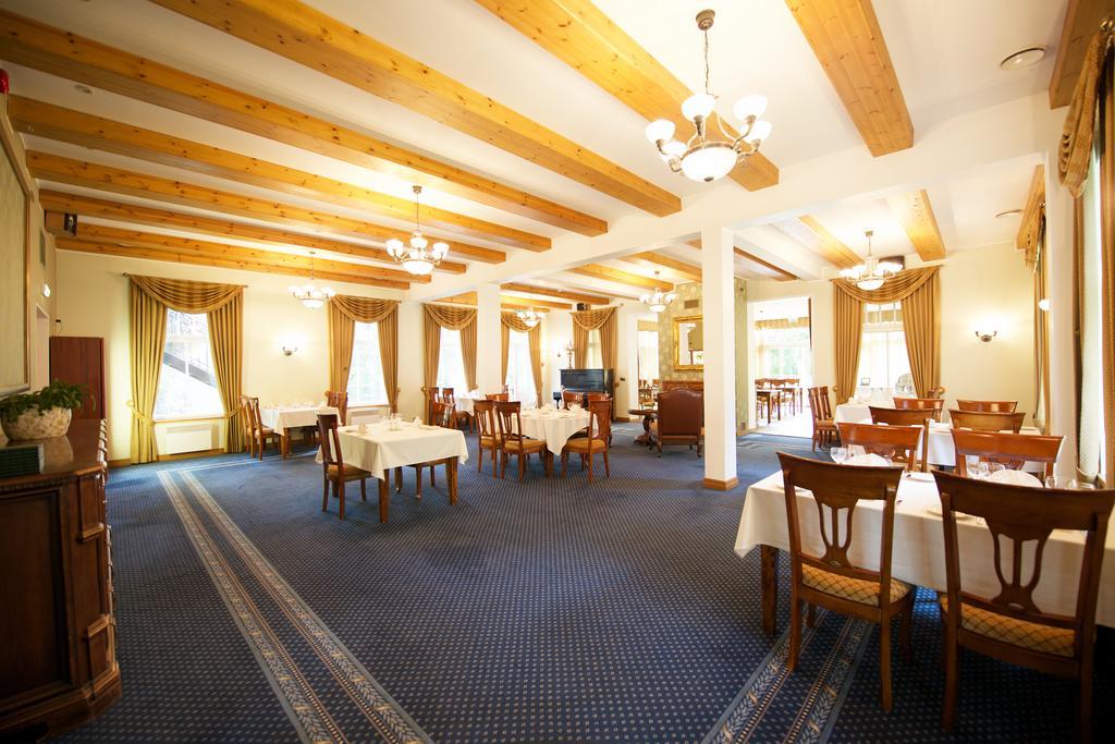 Villa Hotel Theresa Rakvere Esterno foto