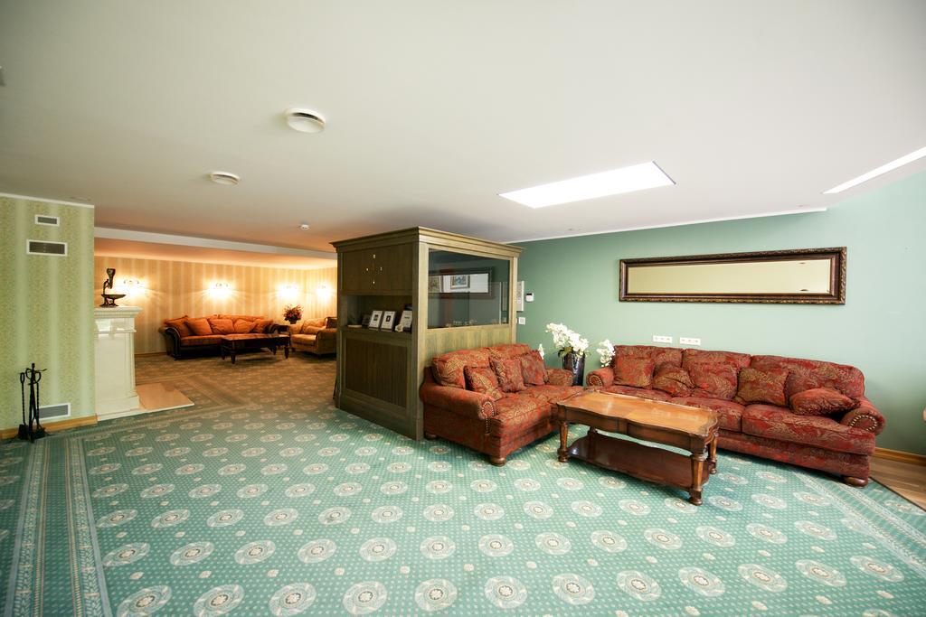 Villa Hotel Theresa Rakvere Esterno foto