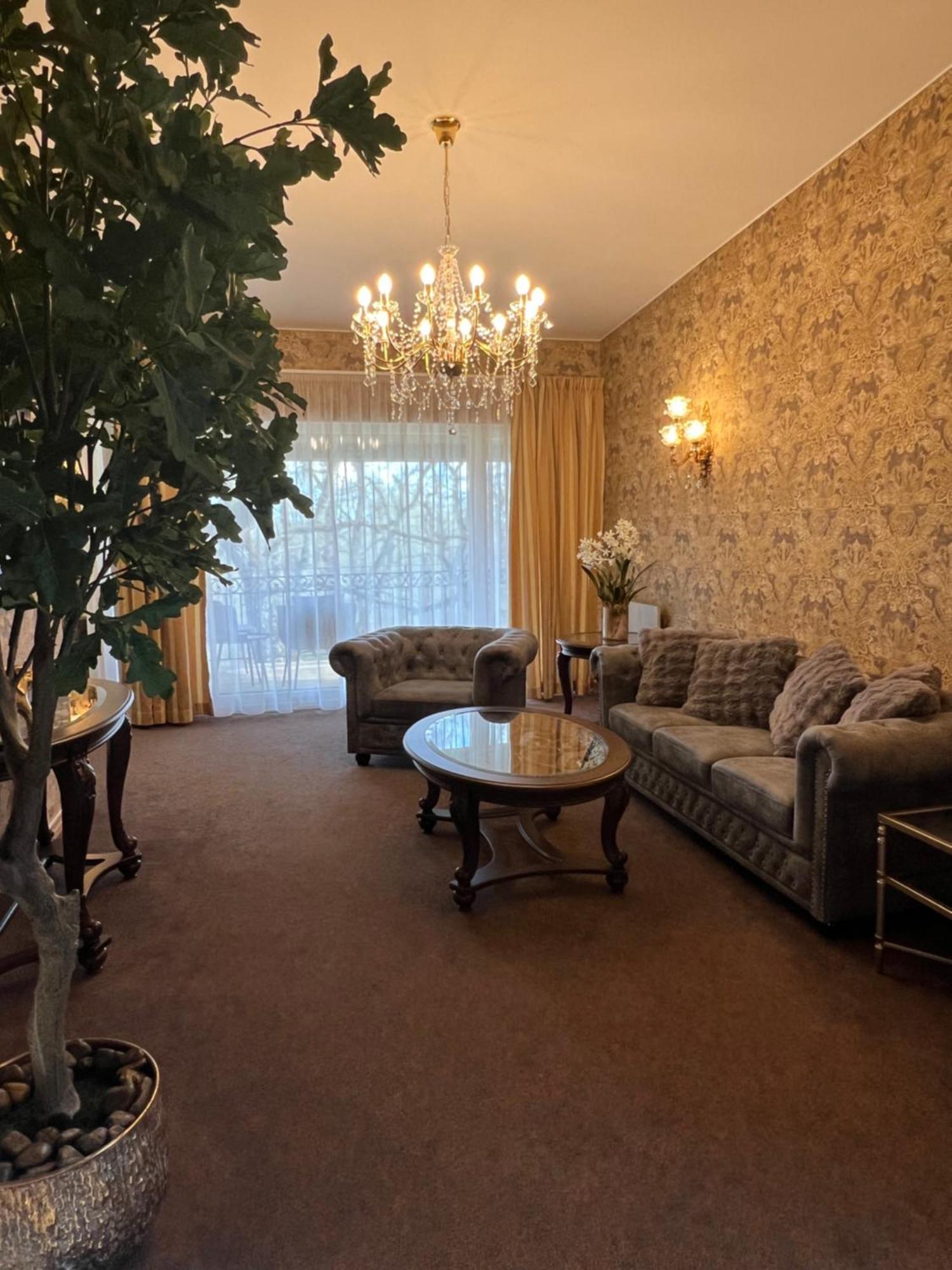 Villa Hotel Theresa Rakvere Esterno foto
